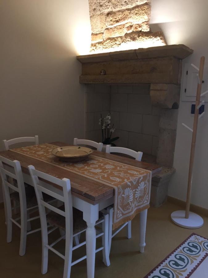 Basiliscus Bed & Breakfast Sternatia Dış mekan fotoğraf